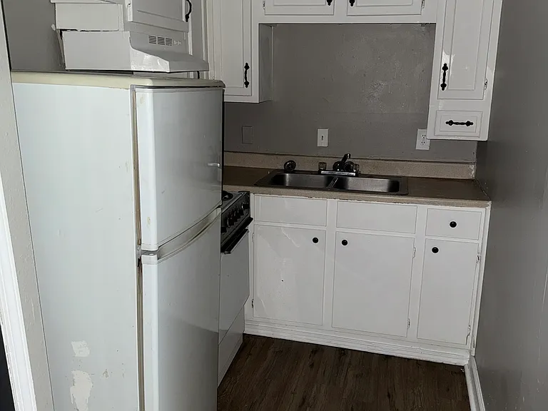 4010 Forest Ave #104 — Photo 3