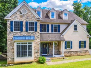 286 Fringe Dr, East Stroudsburg, PA 18302