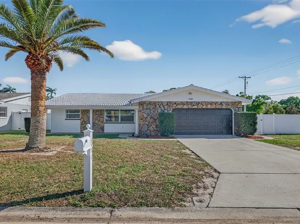 13690 87th Pl N, Seminole, FL 33776