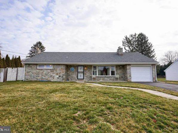 137 Landis Dr, Lancaster, PA 17602