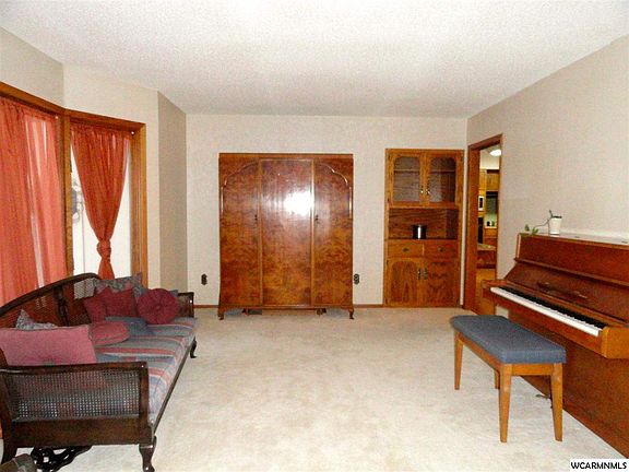 3rd image of 1404 Westwood Dr