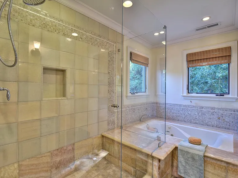 1190 Willow Glen Way — Photo 24