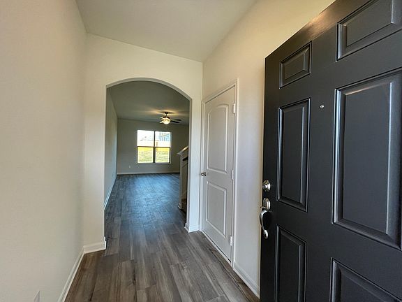 5th image of 613 Fountain Dr