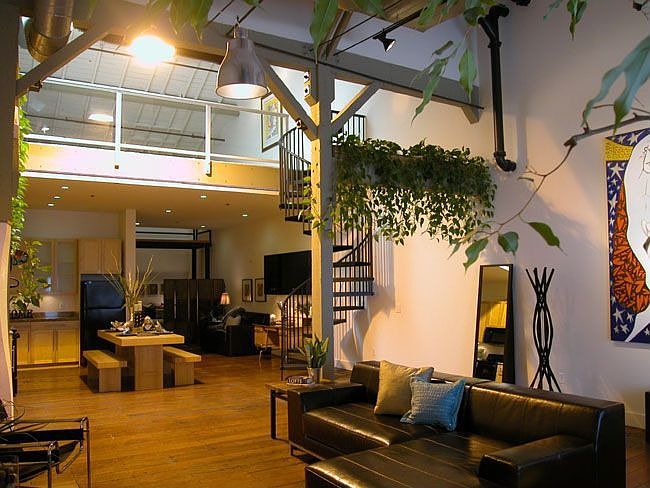 Stunning "live/work" loft