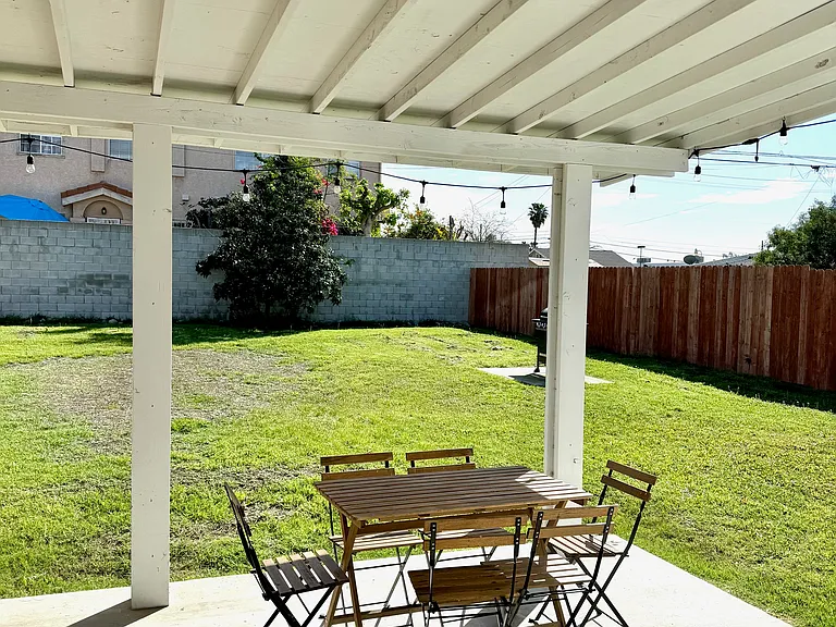 Benham Ave — Photo 8