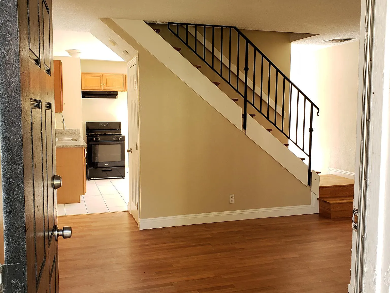 2 bed, $2,500 — Photo 2