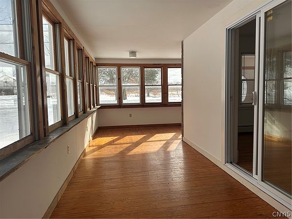 4th image of 6279 Lamphear Rd