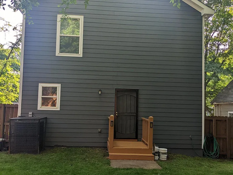 924 Smith St SW — Photo 2