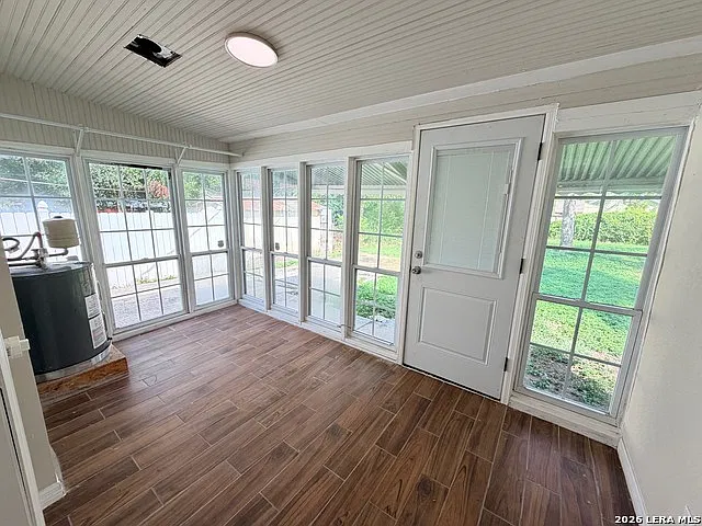 3 bed, 2.0 bath, 1104 sqft, $1,495 — Photo 4