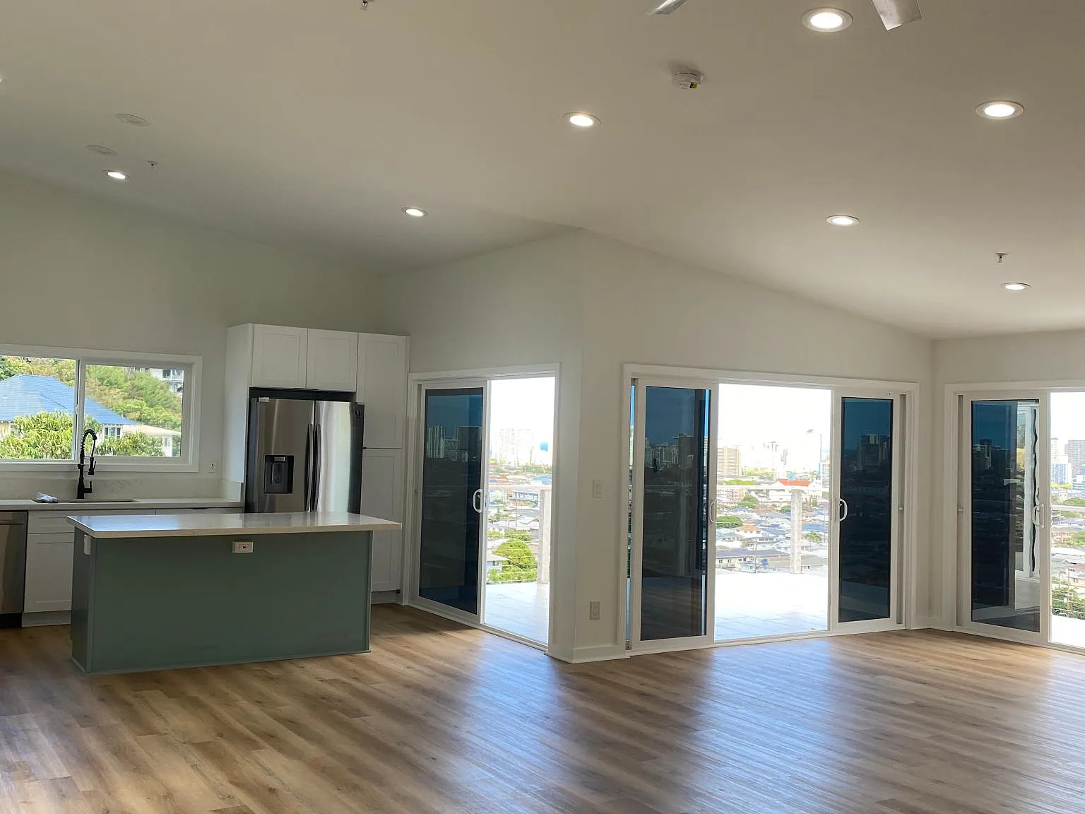 3616 Sierra Dr — Photo 2