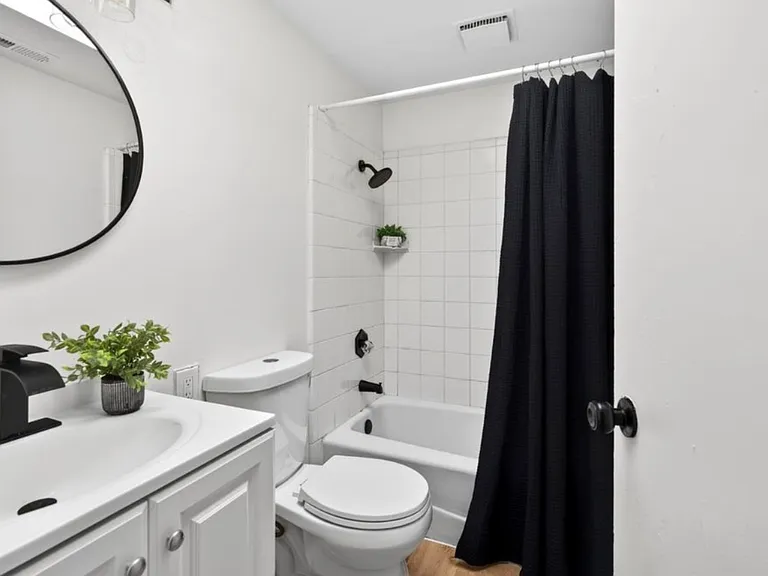 1220 Douglas Rd — Photo 11