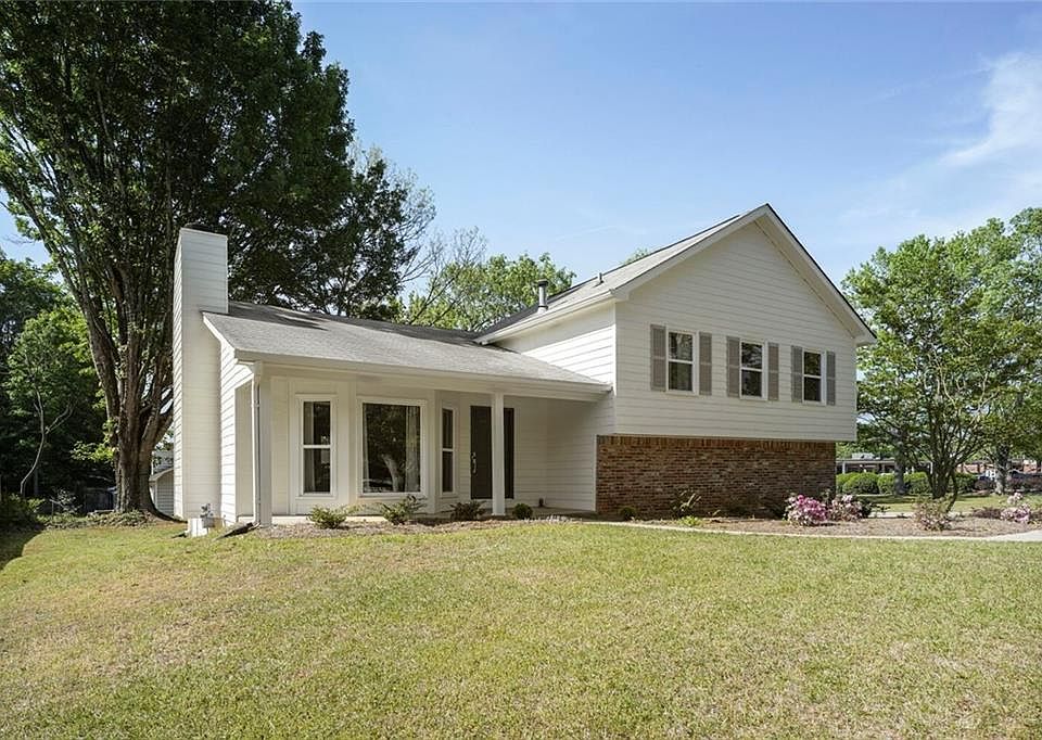 1st image of 11 Parkmont Dr