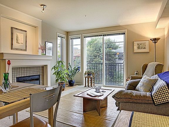 5th image of 124 Bellevue Ave E Unit 304