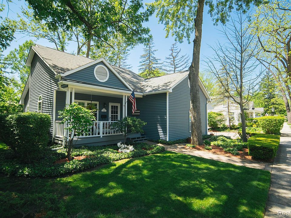 1st image of 33701 Shiawassee St