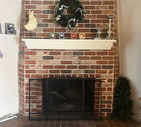 4th image of 933 Roaring Springs Rd