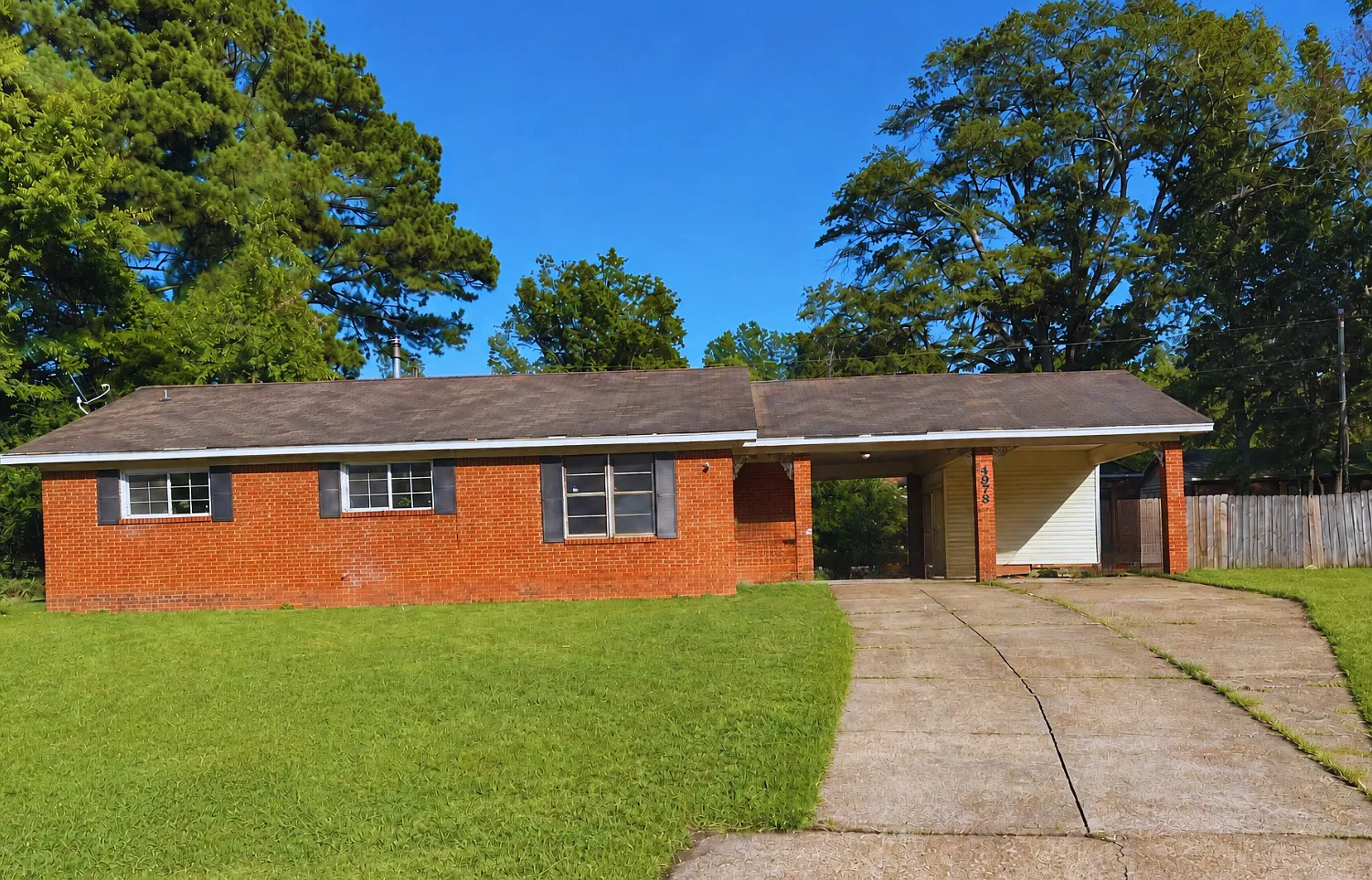 4 bed, 1.5 bath, 1900 sqft, $1,149 — Photo 1