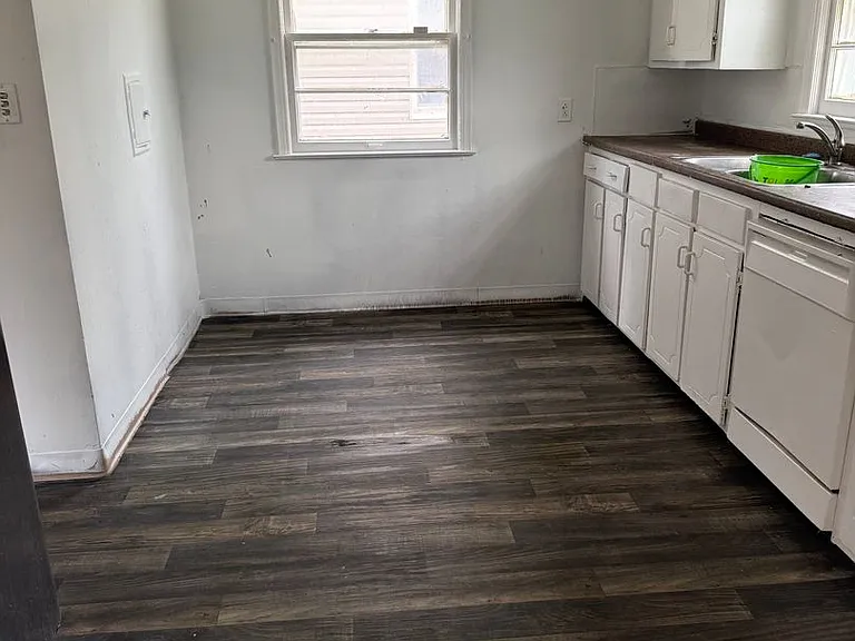 21860 Roberts Ave — Photo 6