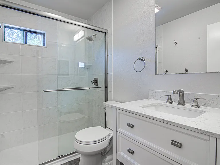 311 W Mary St #B — Photo 15