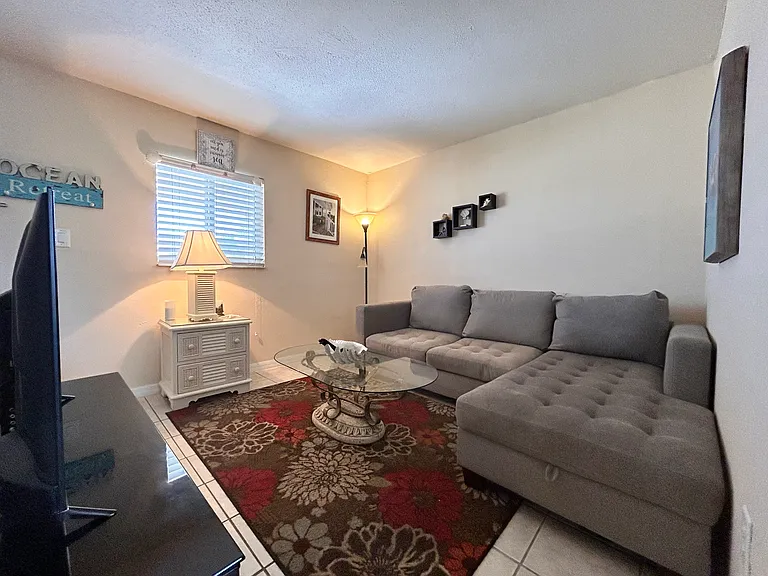 211 Circle Dr #26 — Photo 3
