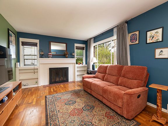 4th image of 2022 Paddington Rd