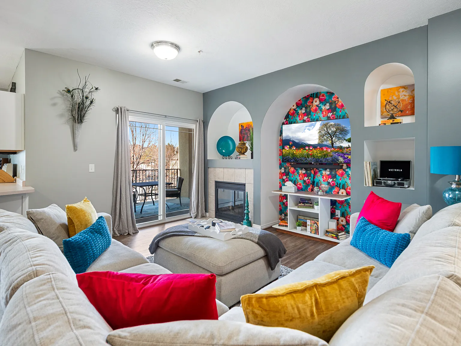 3 bed, 1200 sqft, $3,200 — Photo 3