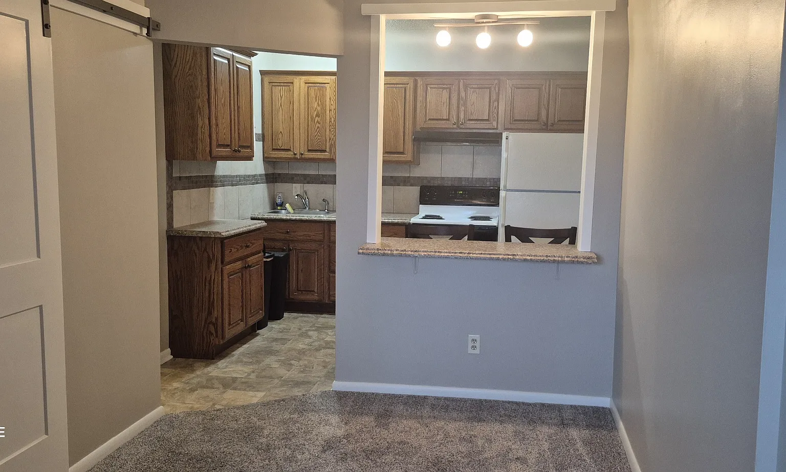 146 South Central Avenue - B — Photo 1
