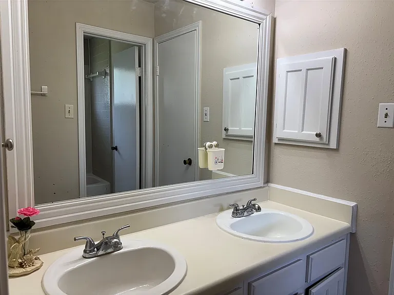 17090 Kilwinning Dr — Photo 5