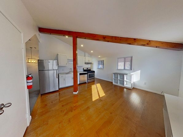 1096 Van Dyke St #301