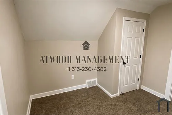 6439 Fischer St — Photo 9