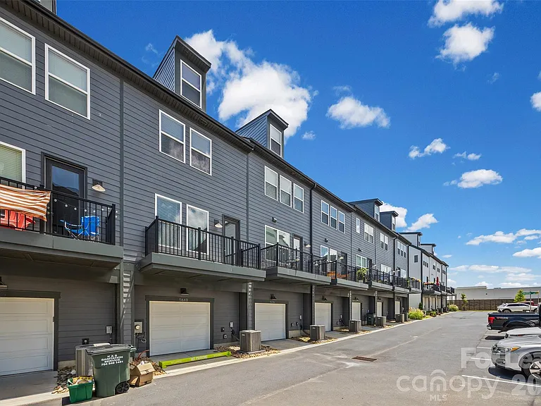 5640 Kingspan Dr — Photo 33
