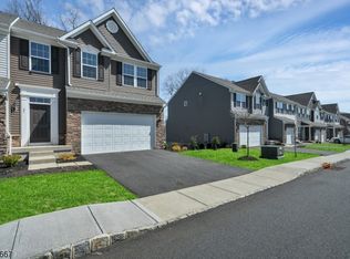 27 Woodland Way, Mount Arlington, NJ 07856