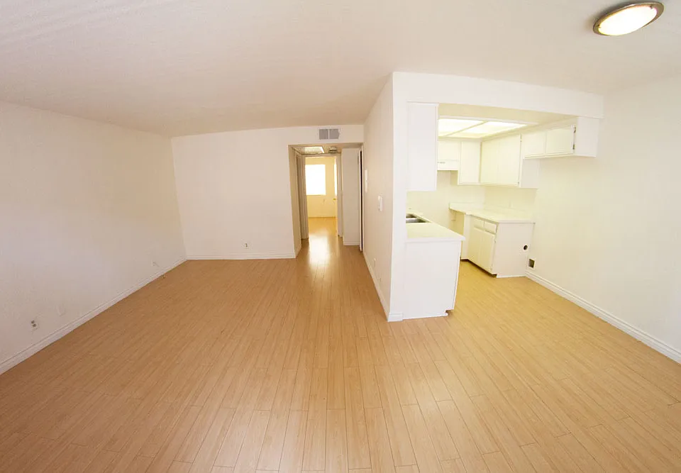 158 N Normandie Ave #102