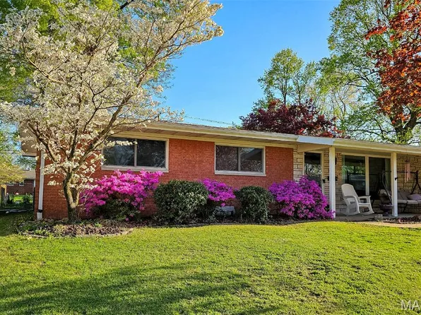 49 Bedford Dr, Belleville, IL 62226