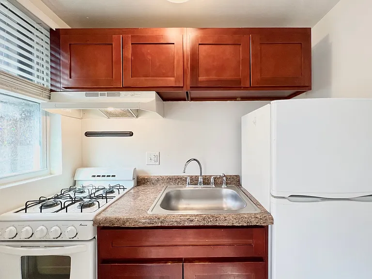 5206 S Harper Ave #312 — Photo 3