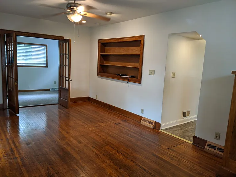 358 Augusta Ave — Photo 7