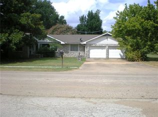 507 S Byrd St, Tishomingo, OK 73460