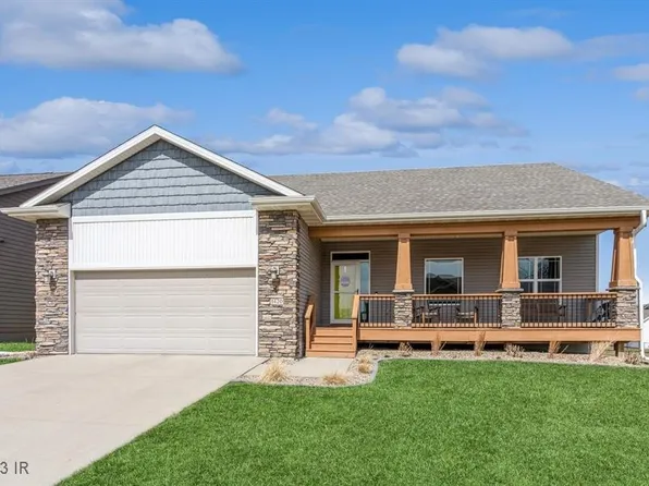 1420 Linden Cir, Adel, IA 50003