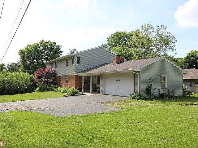 2nd image of 1752 W Stephenson