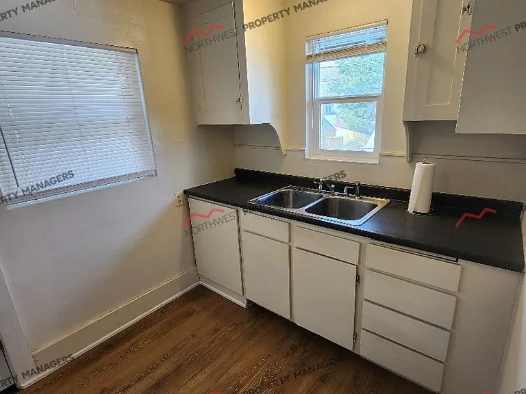 409-411 S Silver St #15 — Photo 4