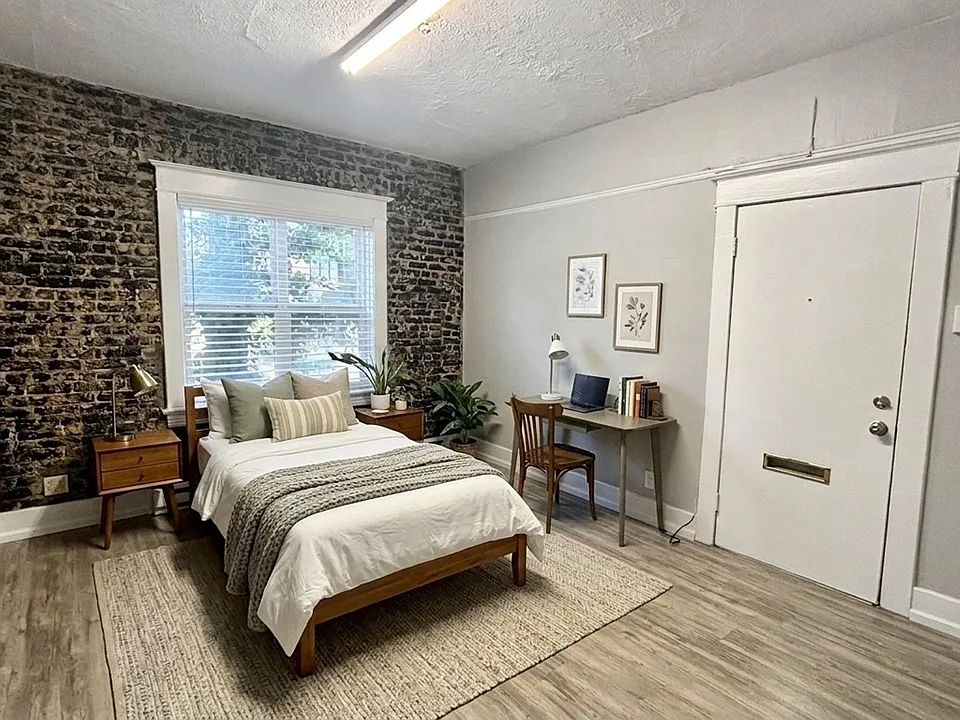 R0180 - Pettygrove Apartments