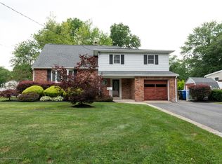 7 Mercury St, New Monmouth, NJ 07748