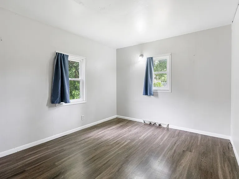 1223 W 19th St — Photo 9