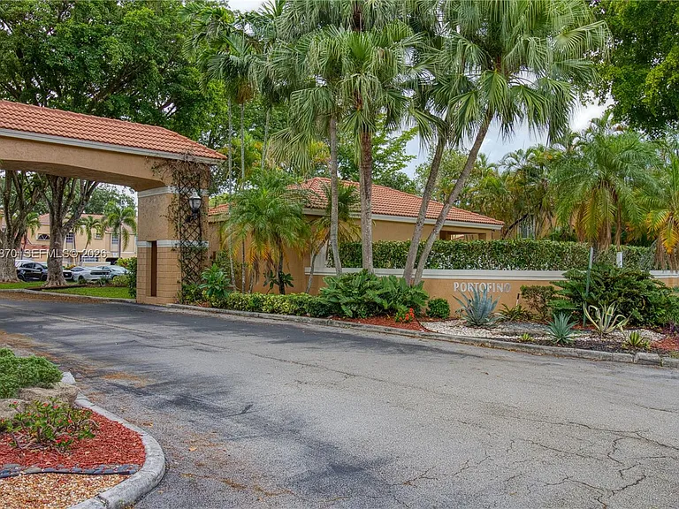 11415 Lakeview Dr #2-D — Photo 40