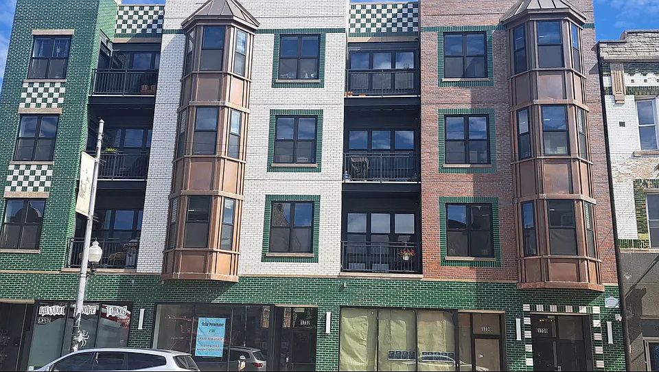 2nd image of 1730 W 18th Pl #3B-2Ba-1622Sqft
