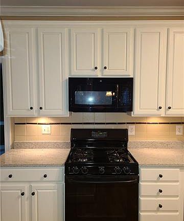 5th image of 604 Queenswater Ln