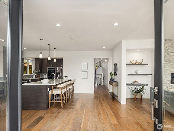 5th image of 5830 W Mercer Way