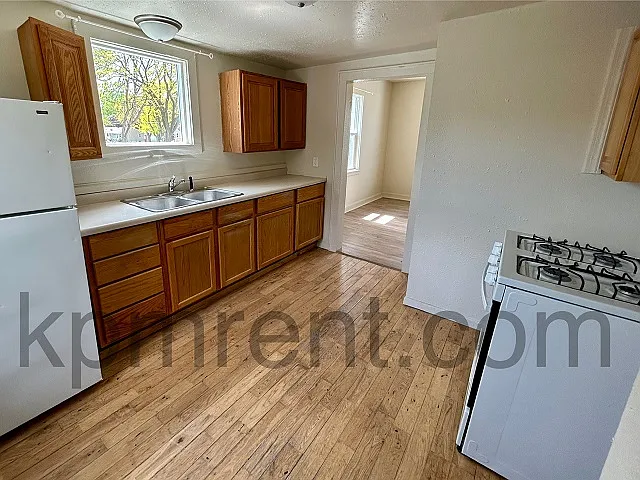 302 19th St NE — Photo 9