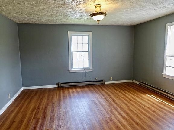 5th image of 506 W Centennial Ave