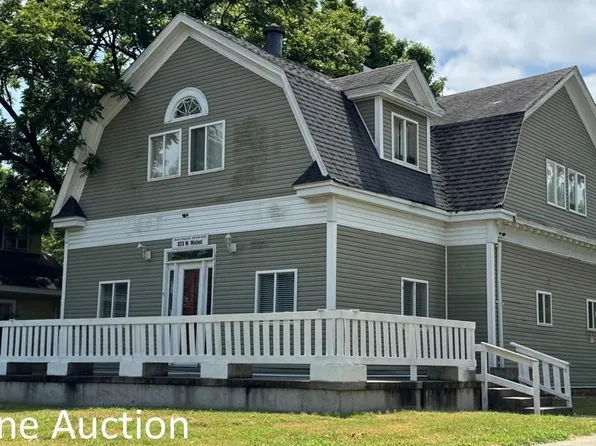 323 W Walnut St, Carbondale, IL 62901