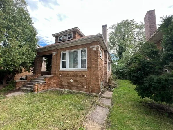 8253 S Kimbark Ave, Chicago, IL 60619